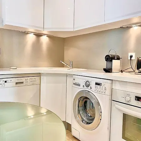 Apartment 3 - 8b1