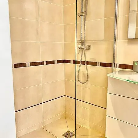 3 - 8b1 Apartment