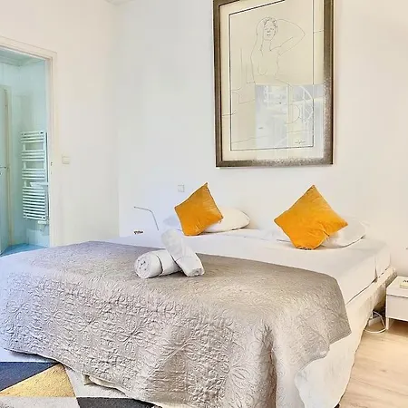Apartment 3 - 8b1 *